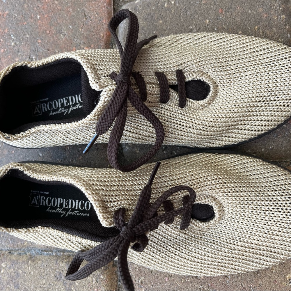 Arcopedico women’s Tan and Brown Shoes
